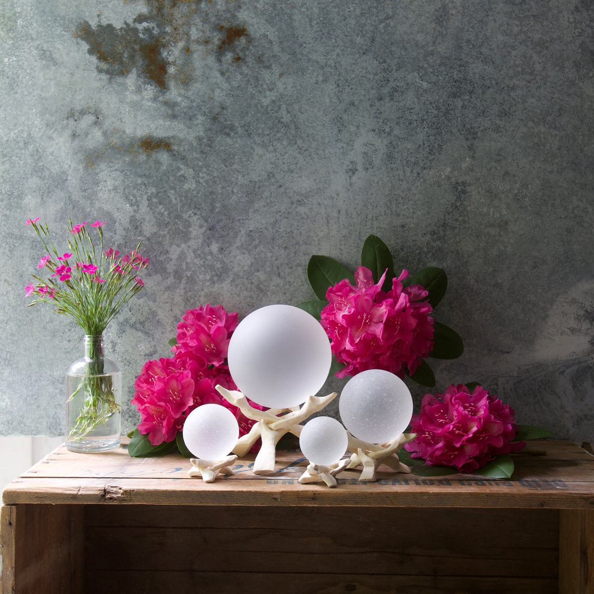 White - Super Jumbo Seaglass Ball w/ Driftwood or Geometric Metal Stand