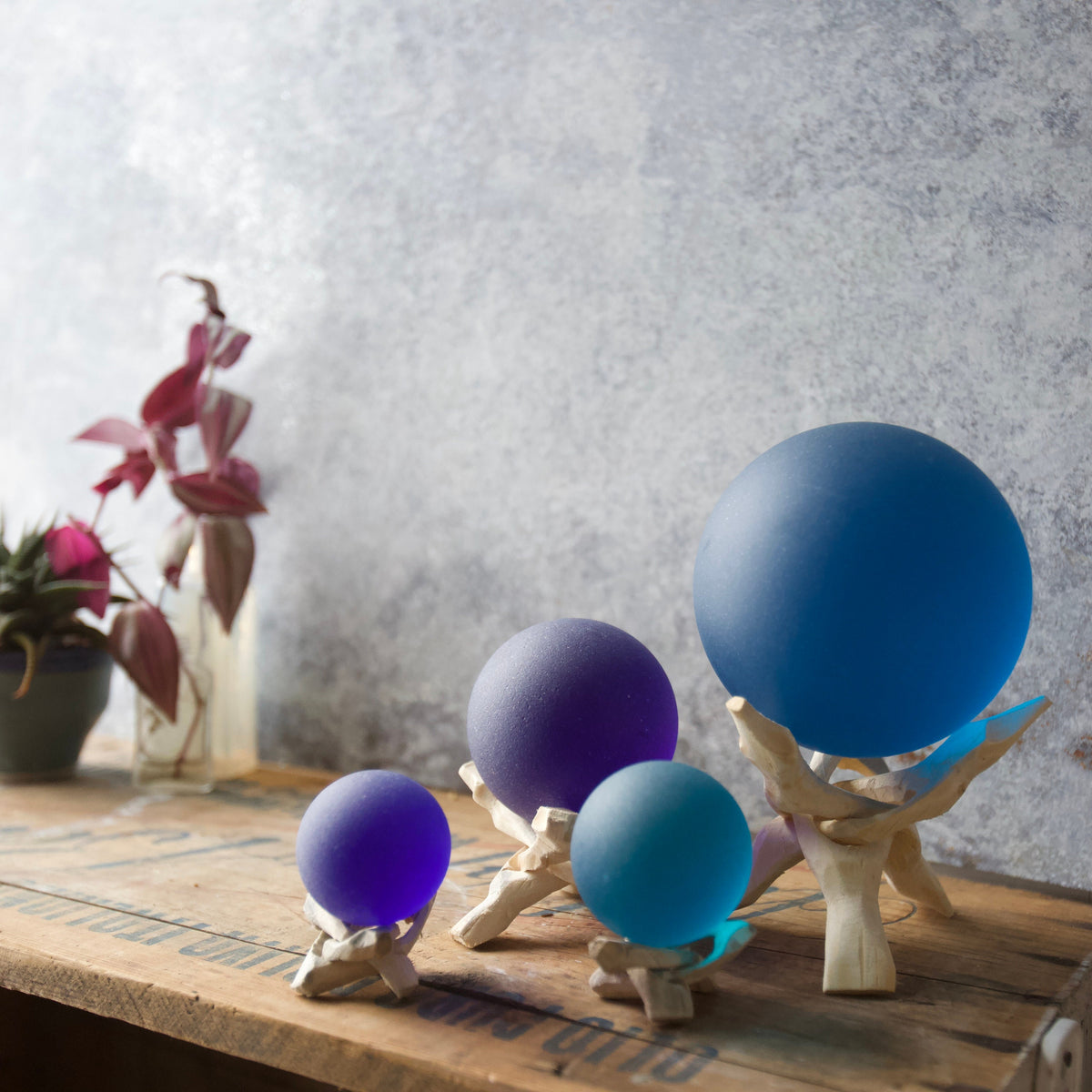 Aqua - Seaglass Ball with Driftwood or Geometric Metal Stand