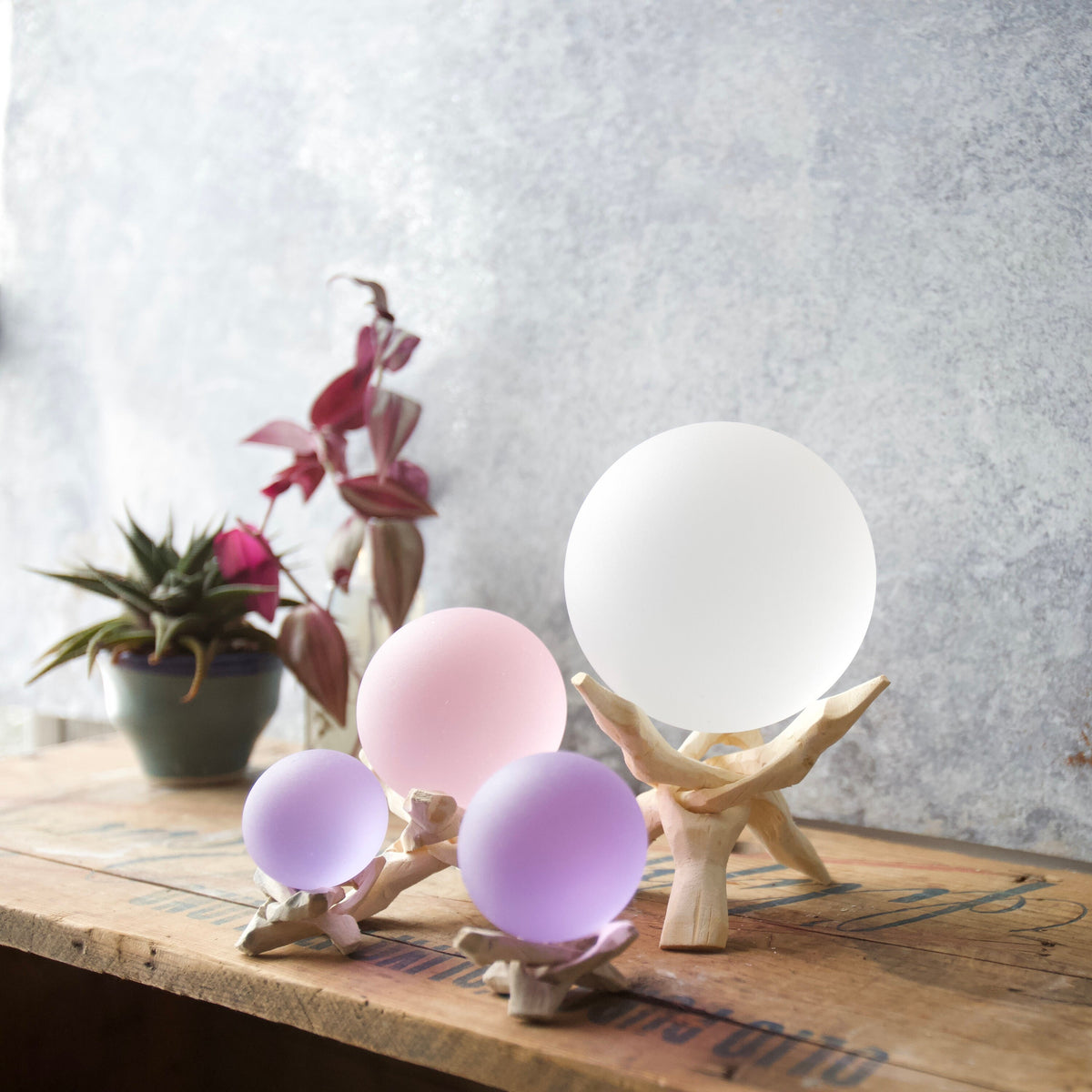 White - Seaglass Ball with Driftwood or Geometric Metal Stand