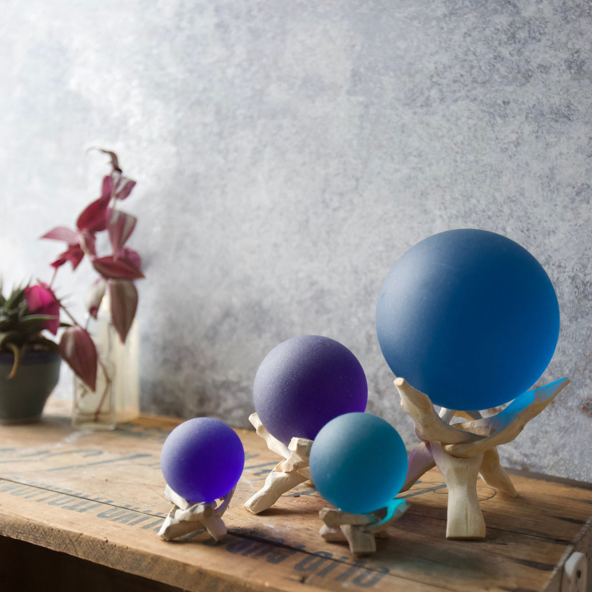 Aqua - Super Jumbo Seaglass Ball w/ Driftwood or Geometric Metal Stand