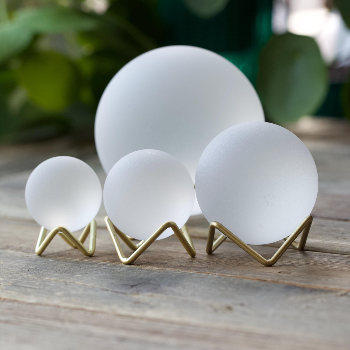 White - Seaglass Ball with Metal Stand