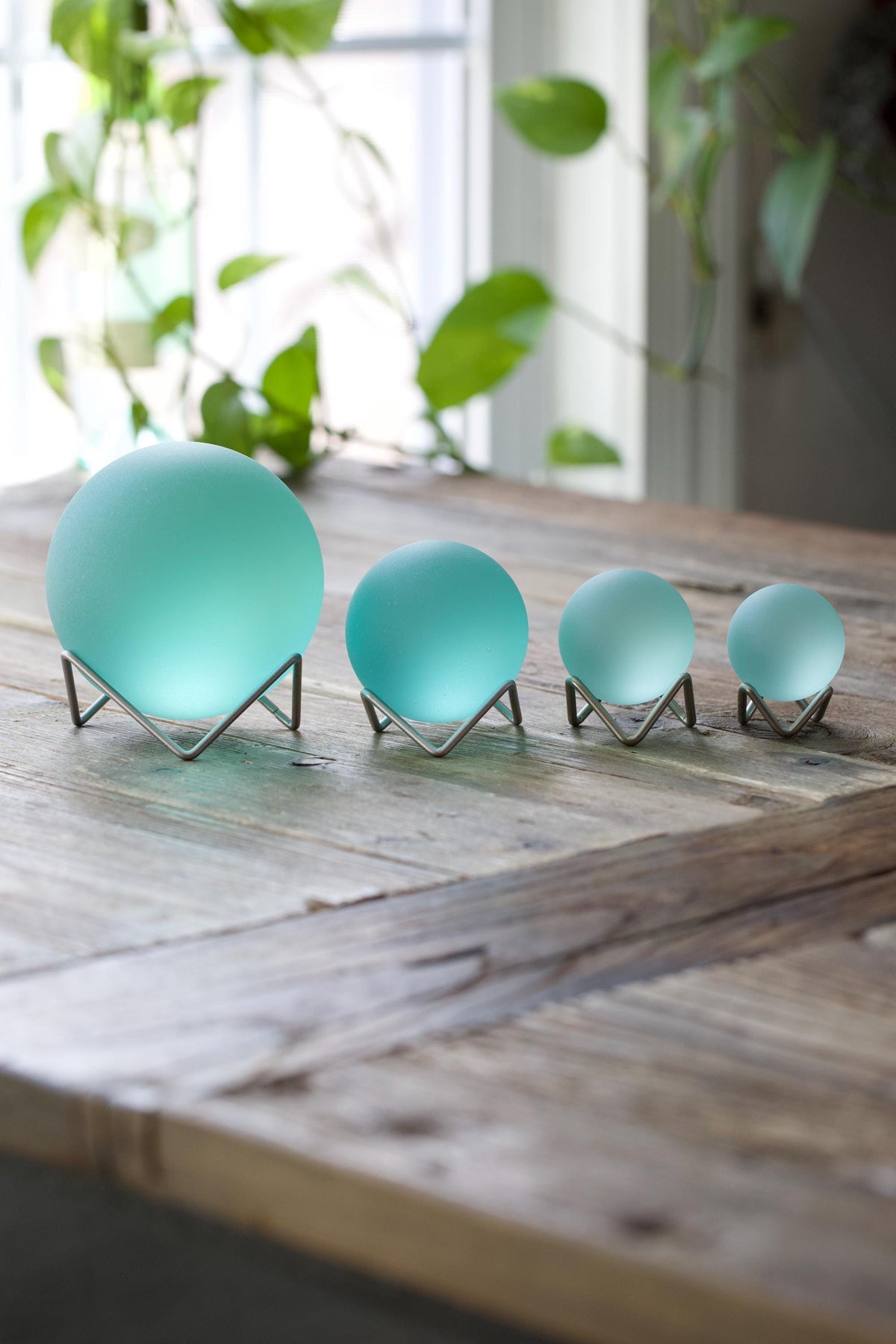 Seafoam - Seaglass Ball With Metal Stand