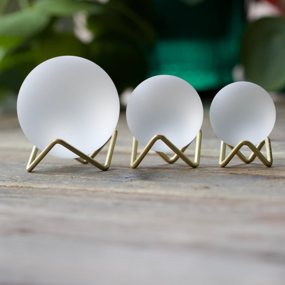 White - Seaglass Ball with Metal Stand